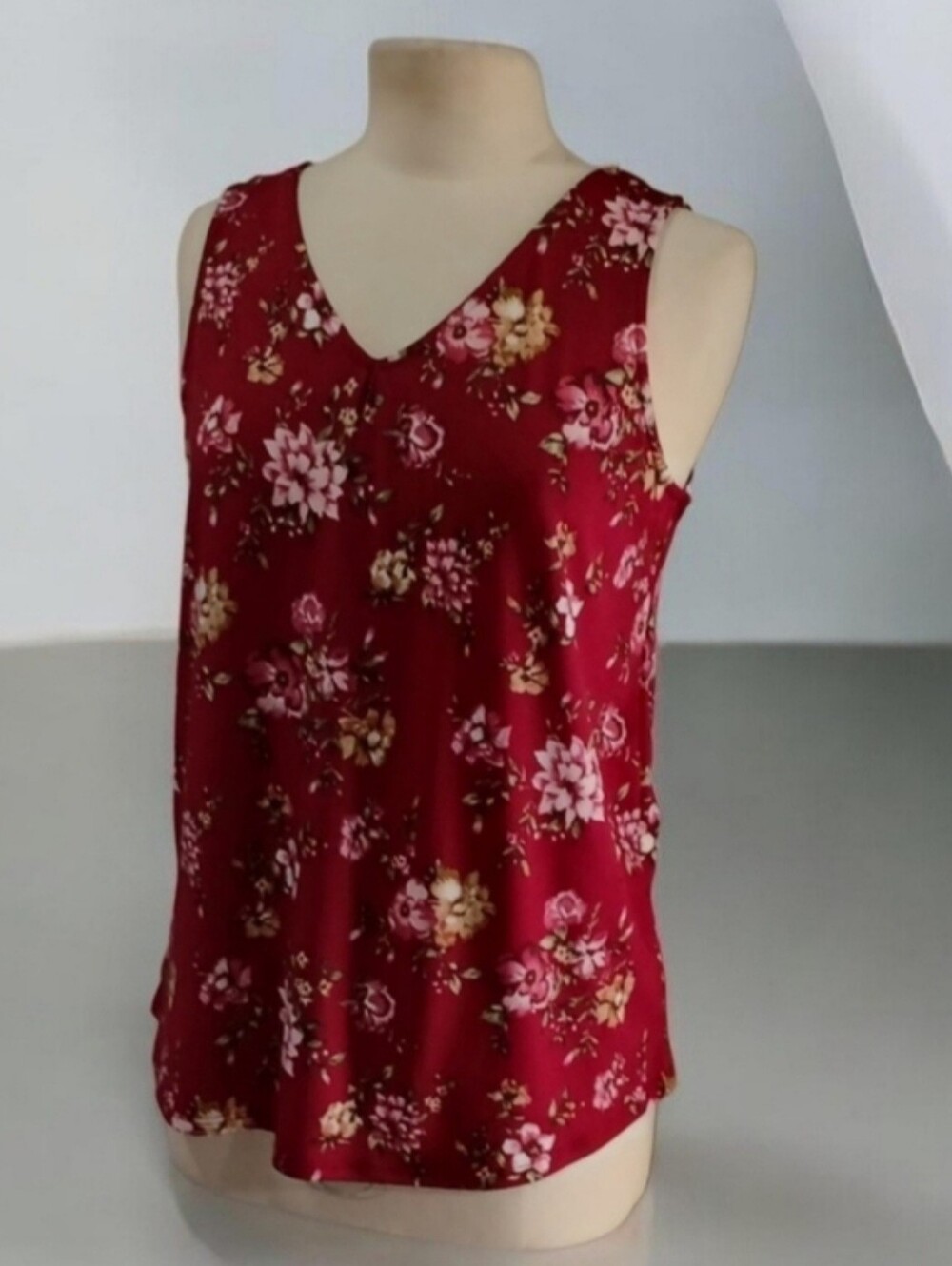 Burgundy Floral V-Neck Sleeveless Strappy Back Top